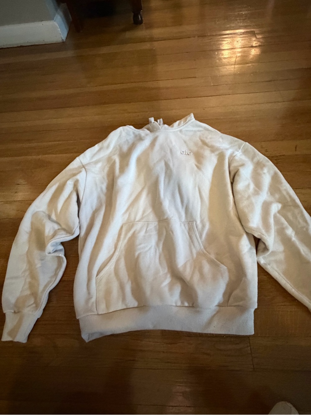 NWOT ALO Yoga Women’s XXS Crewneck Sweatshirt in Cream with hood
